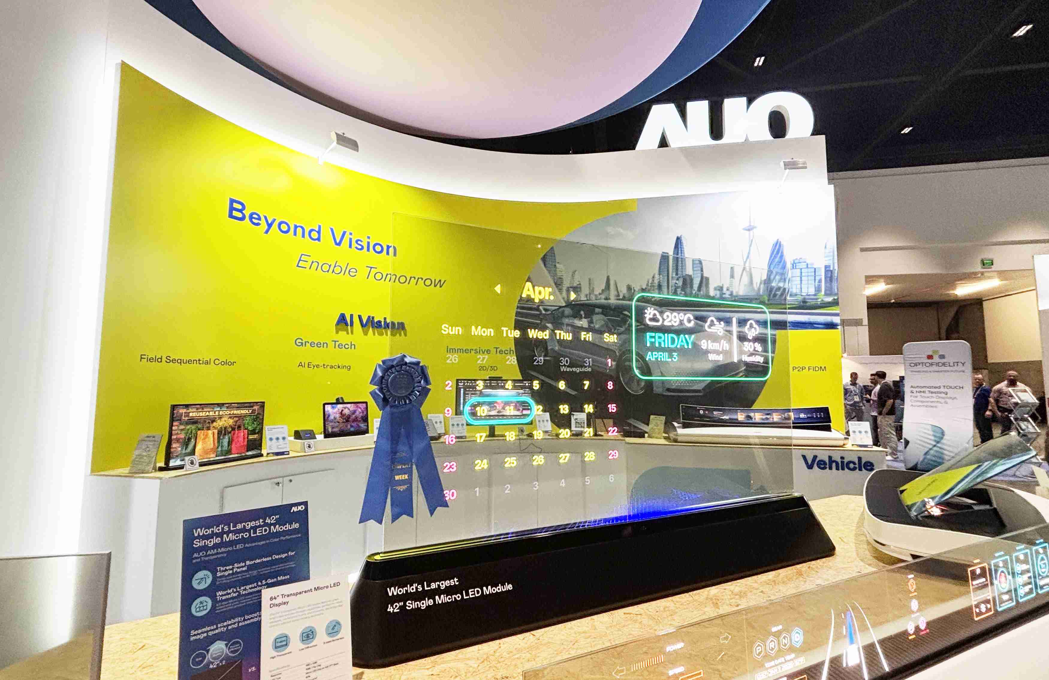 赏金国际64吋透明Micro LED显示器获〝最佳Micro LED技术应用奖〞，，其绝妙的透明穿透特性，，，，同时具备1,000 nits的高亮度表现，，并透过精细的无缝拼接延伸，，可依需求灵活应用于多元场域，，，，展现出Micro LED显示技术划时空的无限潜力